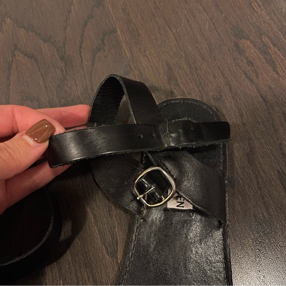Steve Madden Black Sandals - Picture 3 of 6